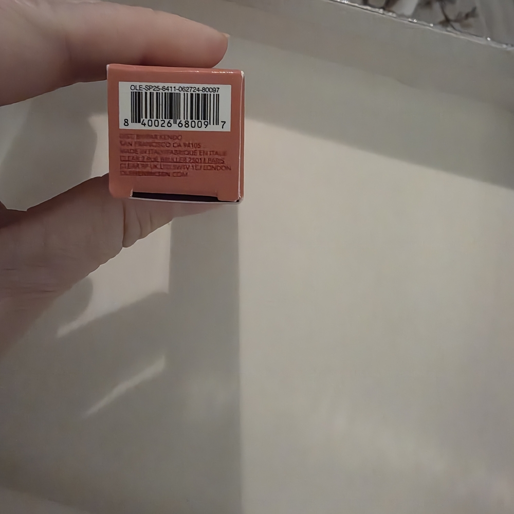 Ole Henriksen Pout Preserve Gimmer Peptide Lip Treatment- Strawberry Sorbet - Picture 5 of 6